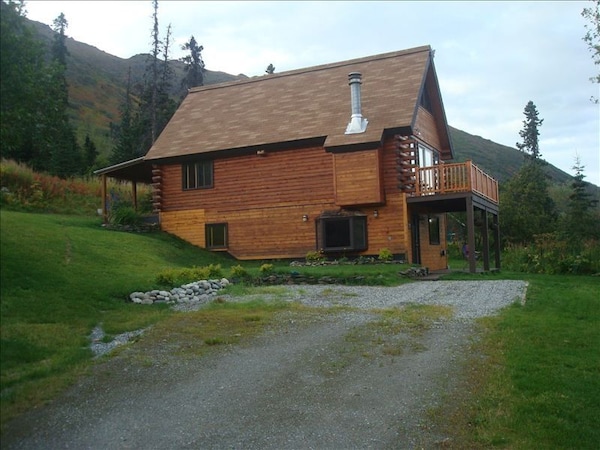 Log Cabin Chalet/spectacular Mtn Scenery 3br/2b  $225 Summer/$185 Winterter