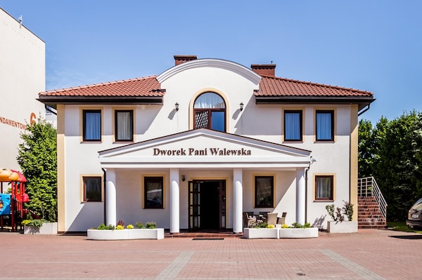 Hotel Dworek Pani Walewska