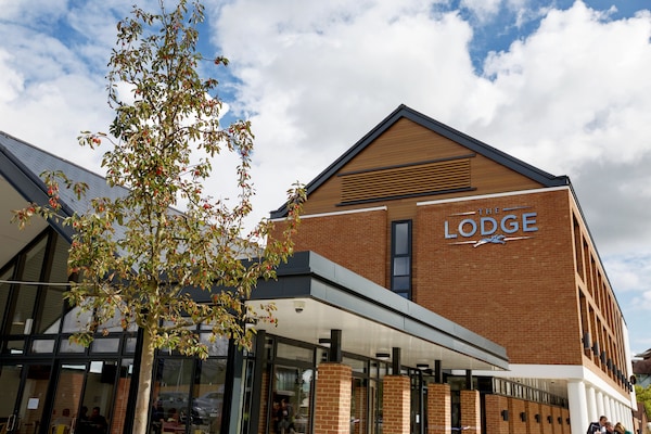 The Lodge At Newbury Race Course