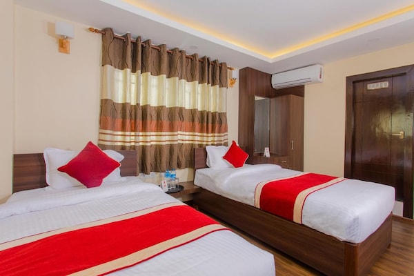 OYO 172 Hotel Deepshree