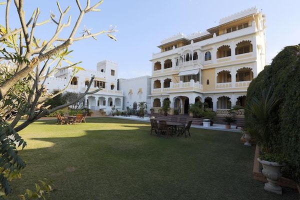 The Rawla Narlai - A Luxury Heritage Stay In Leopard Country