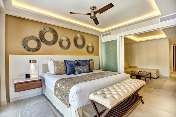 Royalton CHIC Suites Cancun All – Inclusive Resort & Spa