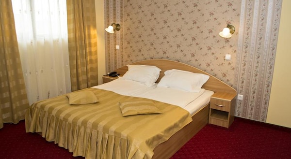 Hotel Xe Mar Arad