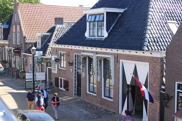 Hotel de Stadsboerderij/ Eetcafe de Brabander