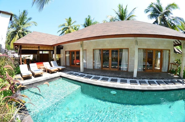 Gili Luxury Villa