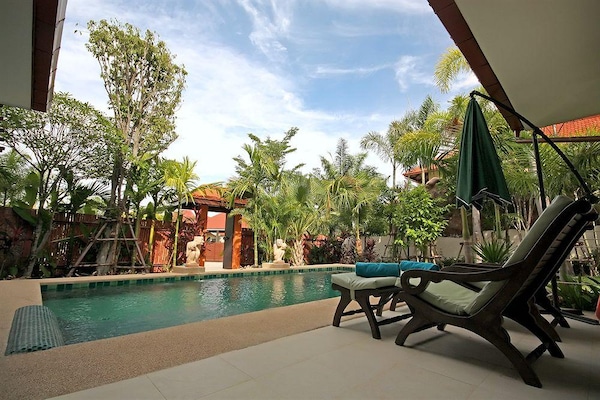 Thai Tani Pool Villa Resort