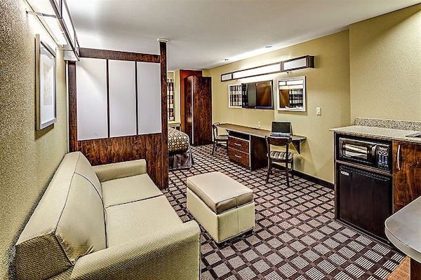 Microtel Inn and Suites by Wyndham North Canton