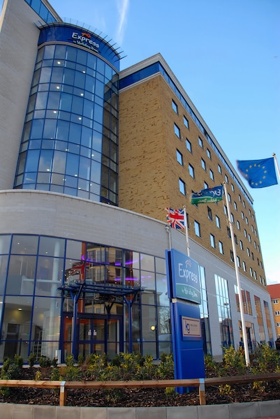 Holiday Inn Express London - Newbury Park, An Ihg Hotel