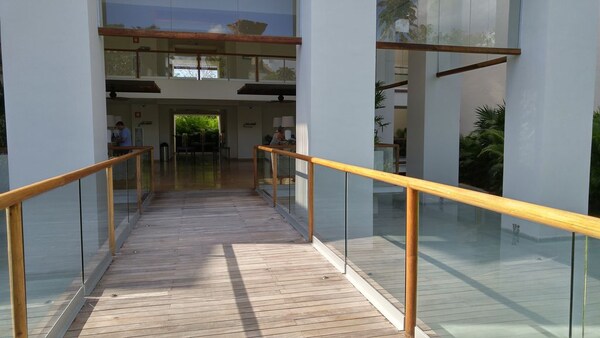 Luxury 2 Bedroom, 2 1/2 Bath Suite With Private Plunge Pool & Balcony