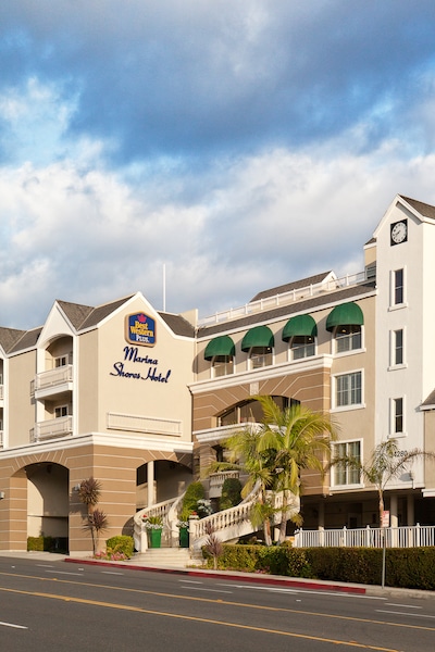 Best Western Plus Marina Shores Hotel