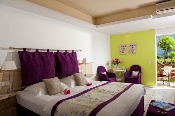 Drossia Palms Hotel & Nisos Beach Suites