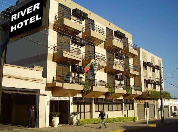 River Hotel