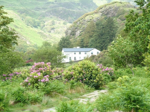 Bryn Eglwys Country House Hotel