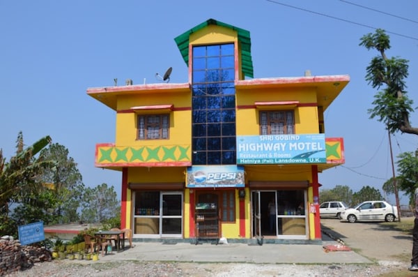 Shri Gobind Highway Motel