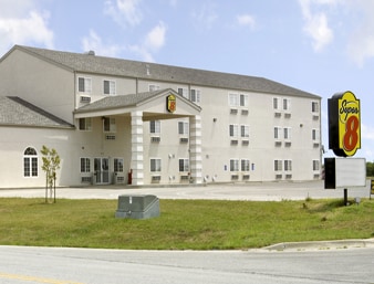 Super 8 By Wyndham Ottawa