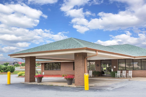 Days Inn By Wyndham Wilkesboro