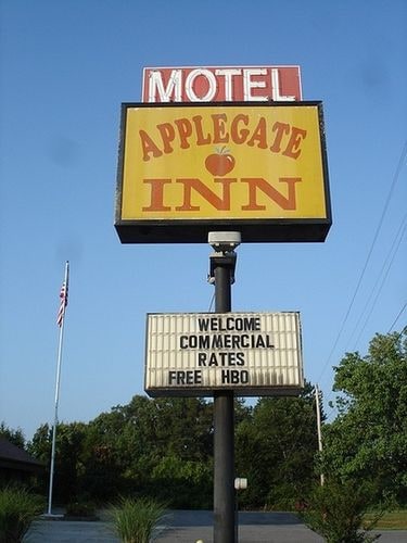 Applegate Inn