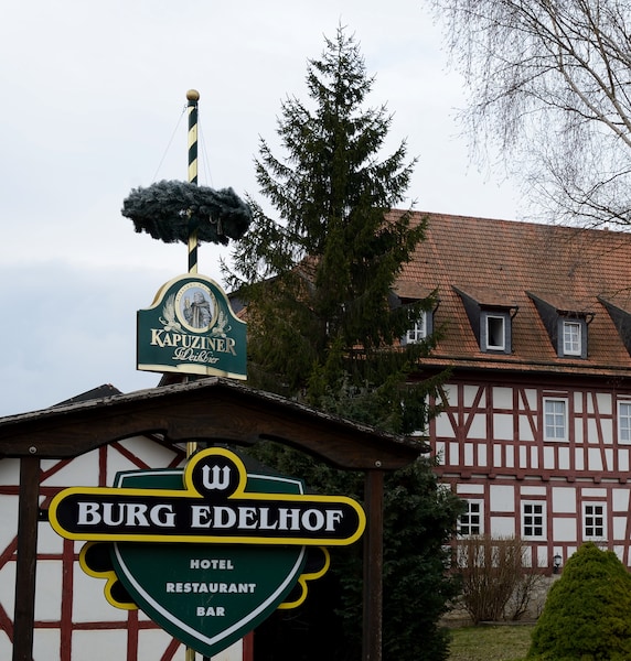 Burg Edelhof Hotel