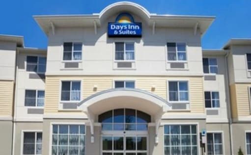 Days Inn & Suites By Wyndham Altoona