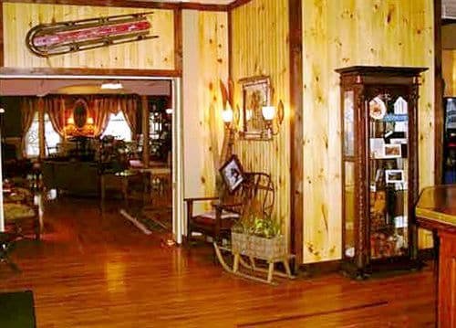 The Pines Inn - Lake Placid