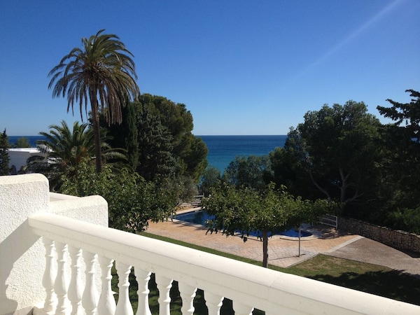Miami Platja, House For 8 People In Small Residence With Sea View And Swimming Pool