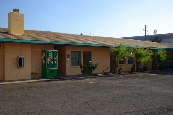 Desert Palms Motel