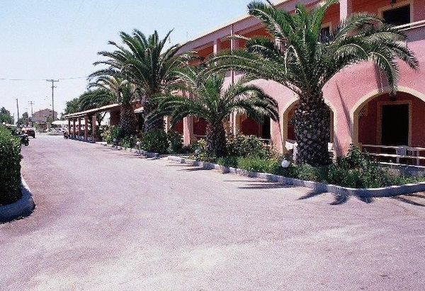 Hotel Tzevenos