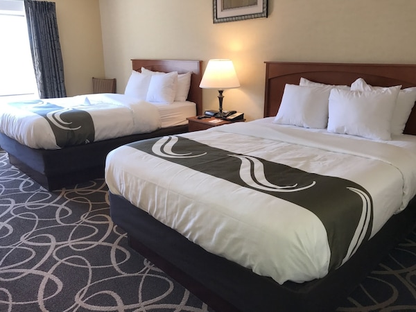 Quality Hotel & Suites Niagara Falls New York