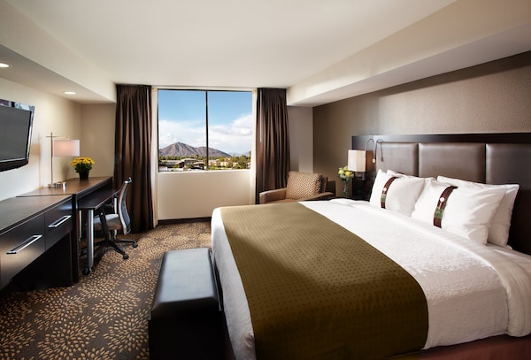 Holiday Inn And Suites Phoenix Airport North, An Ihg Hotel