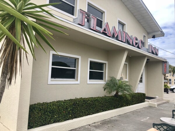 Flamingo Inn