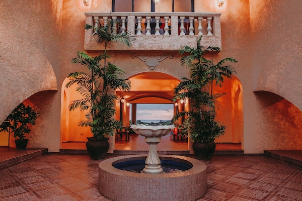 El Regalo Resort
