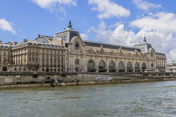 Courtyard Paris Porte De Versailles