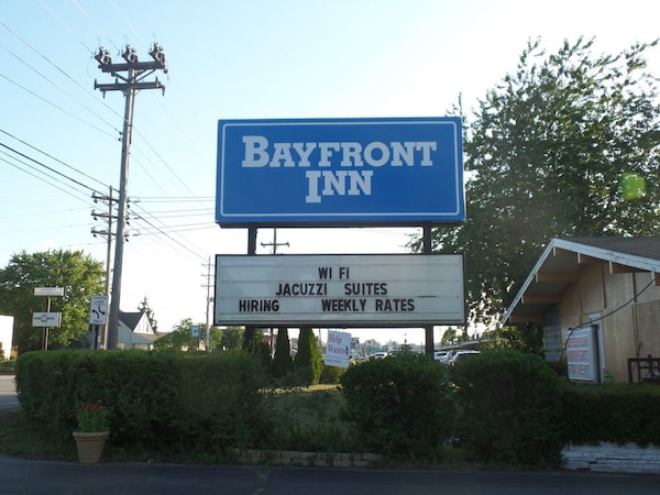 Bayfront Inn ex Rodeway Inn Erie
