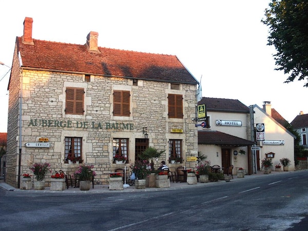 Logis - Auberge de la Baume