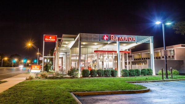 Ramada By Wyndham Rockville Centre