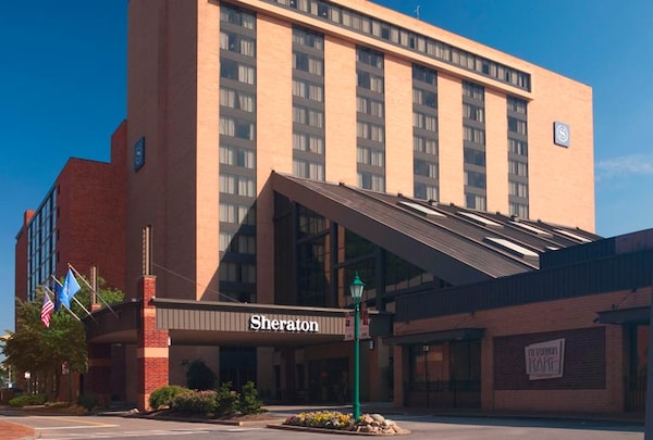 Sheraton Pittsburgh Hotel at Station Square