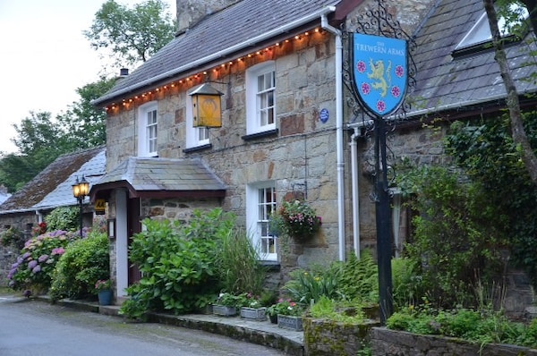The Trewern Arms Hotel