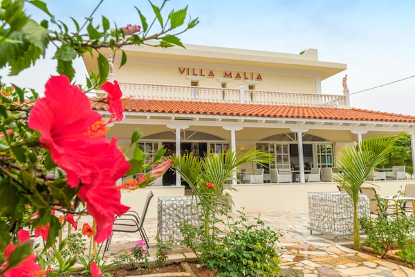 Villa Malia Aparthotel