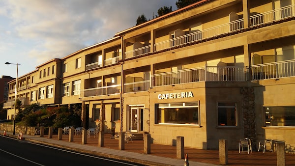 Hotel Rompeolas