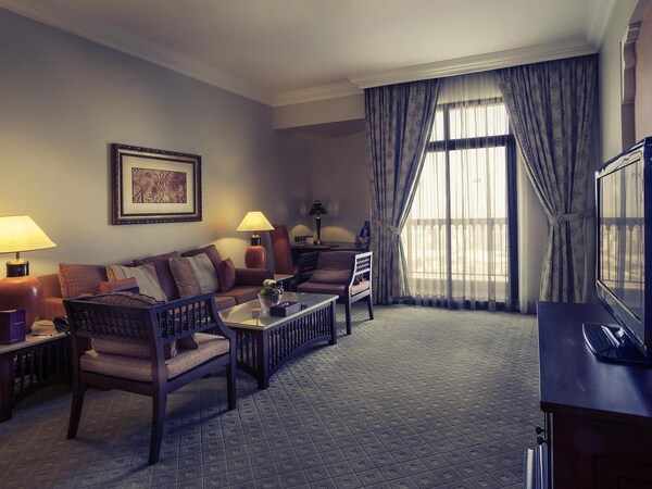 Mercure Grand Hotel Seef / All Suites