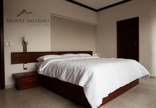 Monte Salerno Hotel & Suites