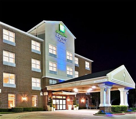 Holiday Inn And Suites Addison, An Ihg Hotel