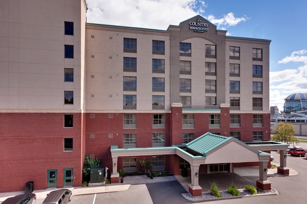 Country Inn & Suites by Radisson, Niagara Falls, ON