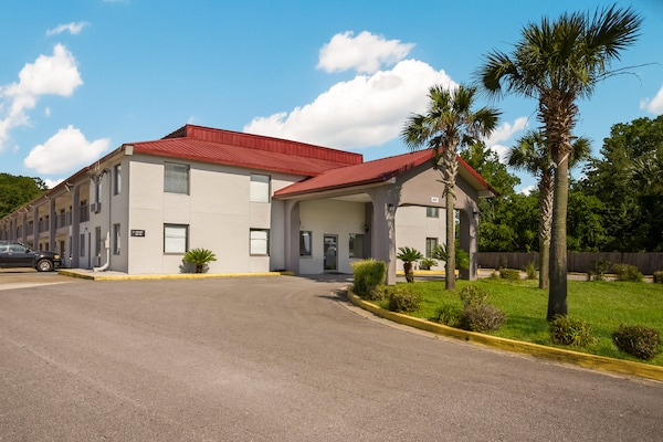 Red Roof Inn Crestview