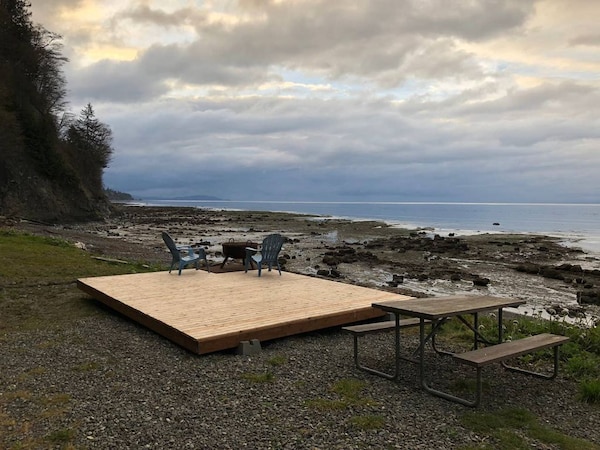 Beach Front Family Tent Camping On The Strait Of Juan De Fuca - Beautiful Pnw
