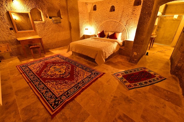 Mosaic Cave Hotel