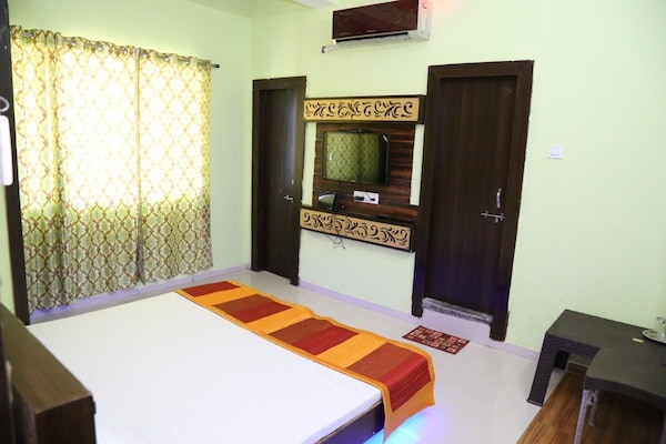 Hotel Shri Karani Vilas