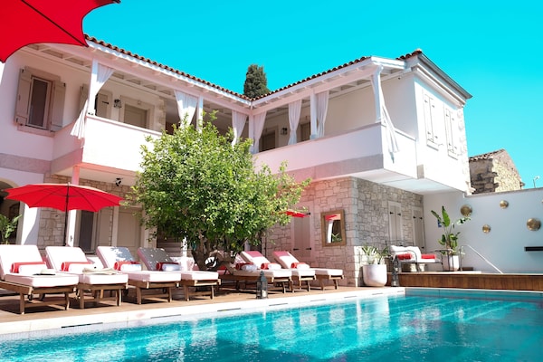 RUZGAR GULU HOTEL • ALACATI • 2⋆ TURKEY • RATES FROM $55