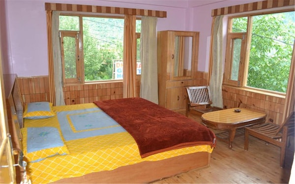 Bhoomi Holiday Home (Compass Cottage)