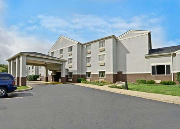 Comfort Inn And Suites North East